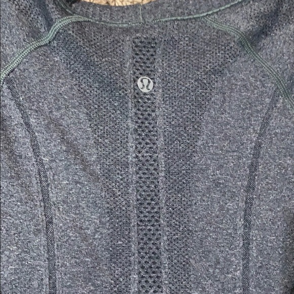 Lululemon top - Picture 4 of 4